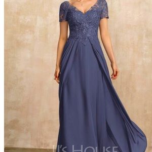 Size 12 US and it is a stormy grey color, mother of bride dress, from JJHouse